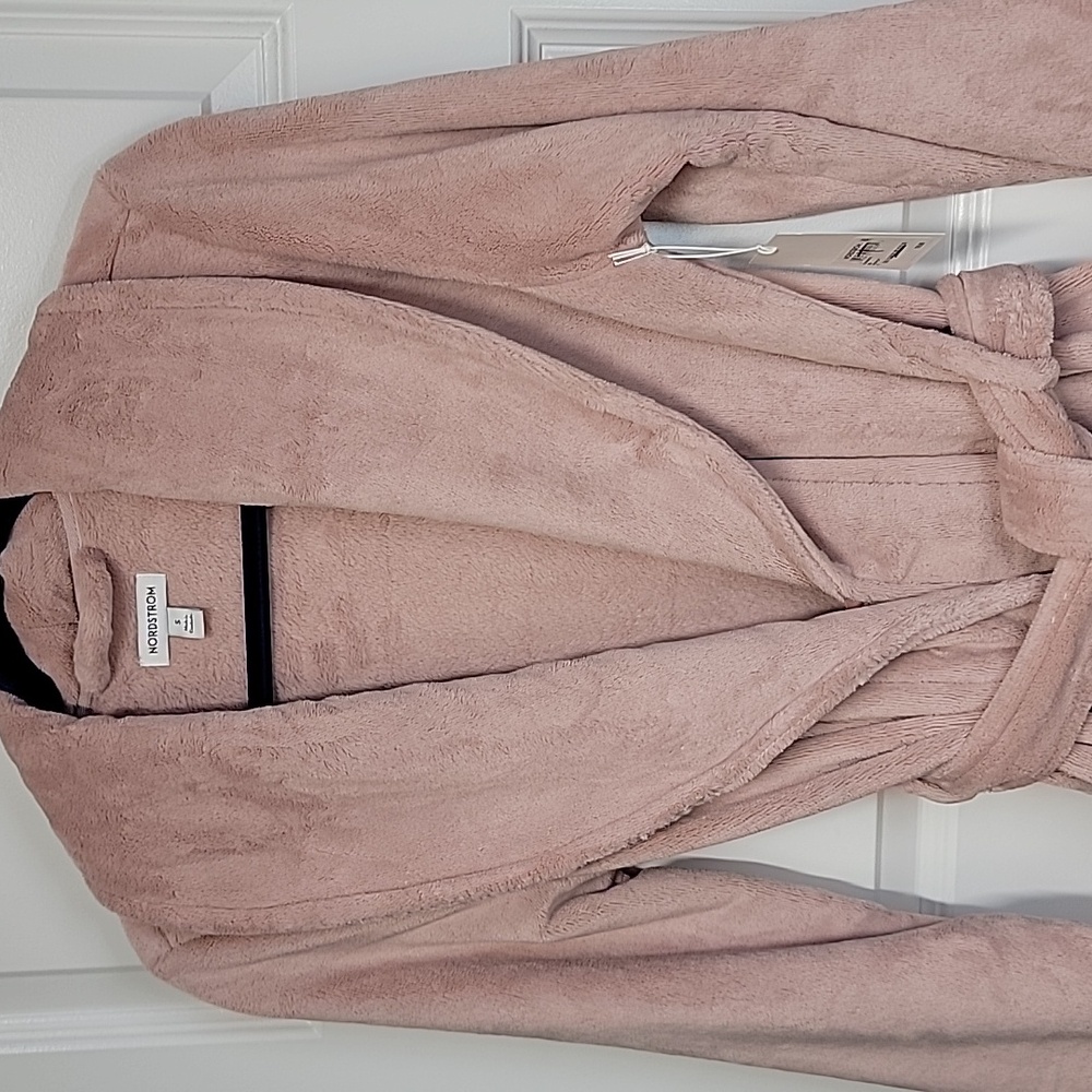 NORDSTROM NWT PLUSH BATHROBE PINK PUFF SIZE SMALL - Picture 2 of 11